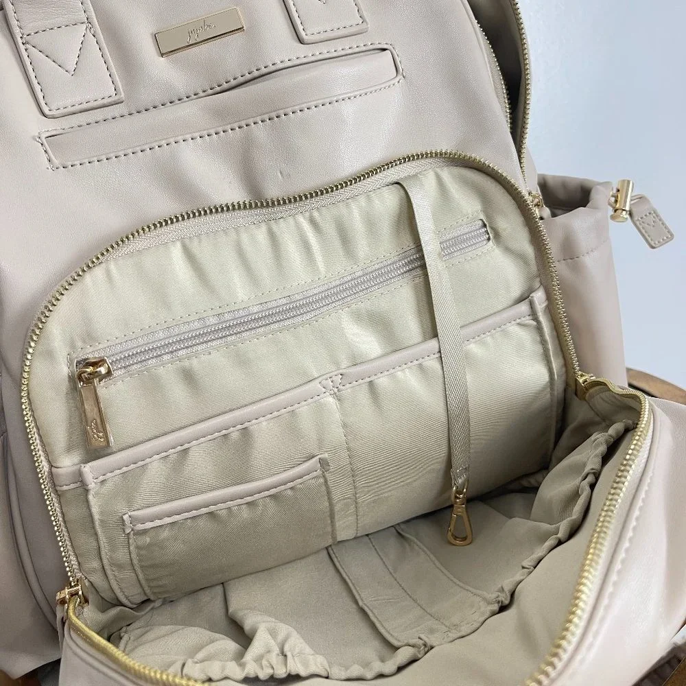 Ju-Ju-Be Cream Quilted Front Baby Backpack